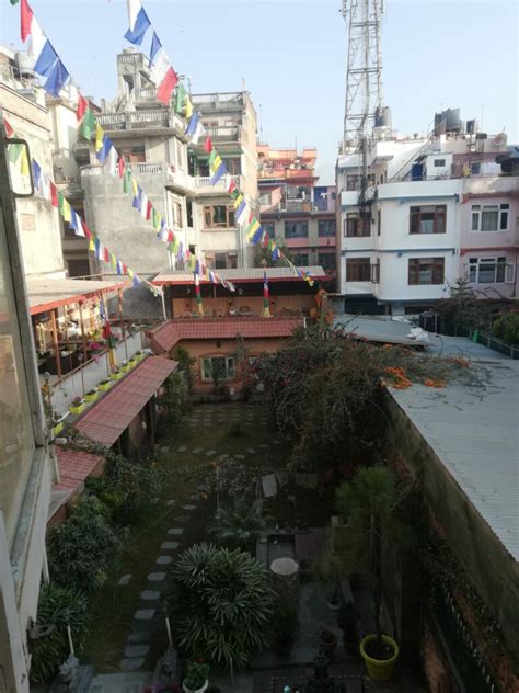 travailler en tant qu étrangère à kathmandu inside himalayas