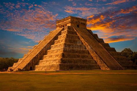 Chichen Itza Mayan Pyramid At Sunset Stock Photo Image Of Monument
