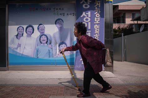 Life Span Of South Korean Women Is Headed Toward 90 The New York Times