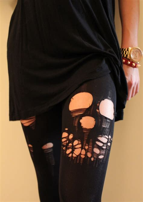 Diy Ripped Skull Tights From Nikdreamer Here Maybe These Are Wearable Only Once But They Are