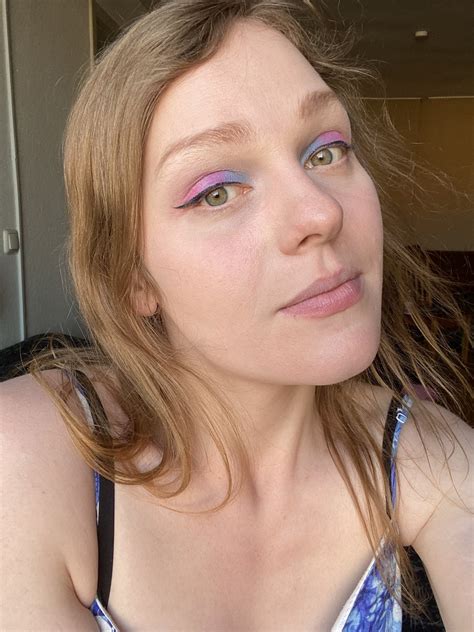 Z O E Sheher ☭🏳️‍⚧️🏳️‍🌈🌸🕷 On Twitter Bisexual Eyeshadow