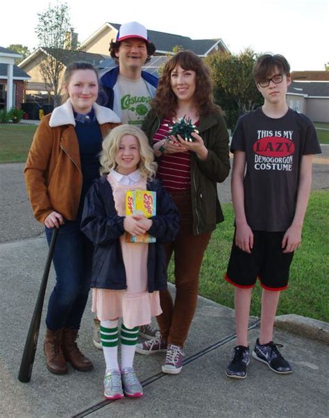 50 Times Families Absolutely Nailed Their Halloween Costumes Stranger