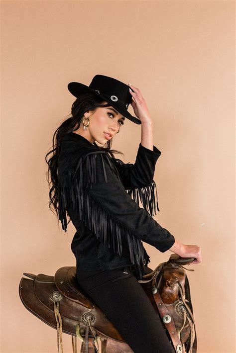 Fun Photoshoot Western Photoshoot Western Style Outfits Cowgirl Outfits