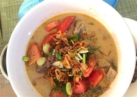 Soto babat betawi adalah salah satu jenis olahan makanan yang terbuat dari berbagai potongan babat serta diberi dengan tambahan berupa sebuah kuah yang kental. Resep Soto Betawi oleh Hanieta Savitri - Cookpad