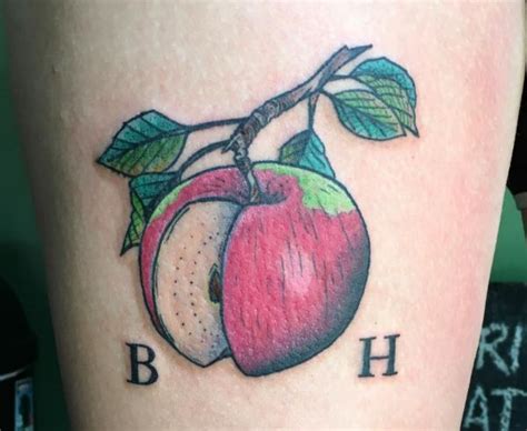 Apple Tattoo Designs With Meanings 20 Concepts Nexttattoos