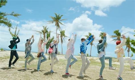 You can use them as new. ATEEZ 💜💜 | Waves, Photo book, Boy groups