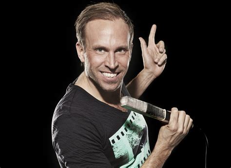 Lars anders jakob öqvist är 42 år och bor i en bostadsrätt på 187 kvm i stockholm. Många nyanser av Jakob Öqvist - Stockholm Comedy Club