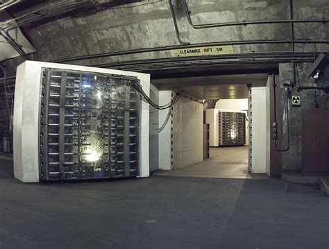 Atomic Vault Door Underground Bunker Bunker Military Bunkers