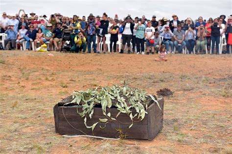 Our Oldest Ancestor Mungo Mans Final Journey Home The City Journal