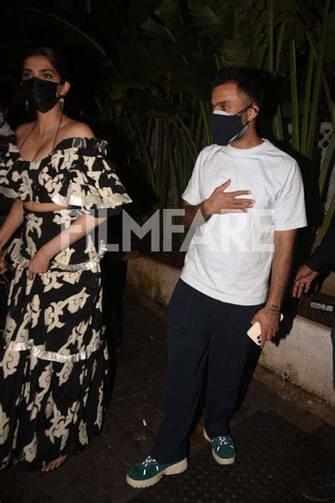 Pictures Sonam Kapoor Anand Ahuja Clicked In Bandra