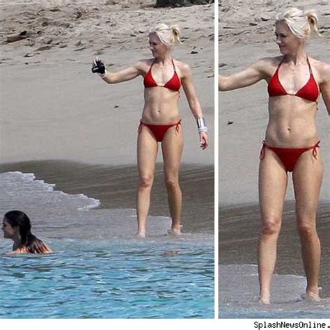 Gwen Stefani Hot Bikini Life Styles