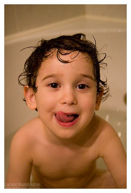 Taking A Fun Bath Luciano Kou Flickr