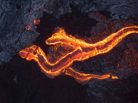 Rare Dramatic Photo Captures 65-Foot-Tall Lava Dome in Hawaii