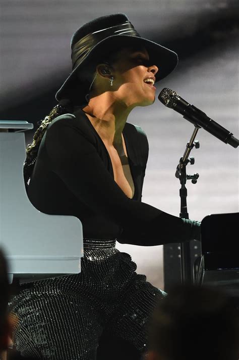 Alicia Keyss Piano Performance At 2019 Grammy Awards Popsugar