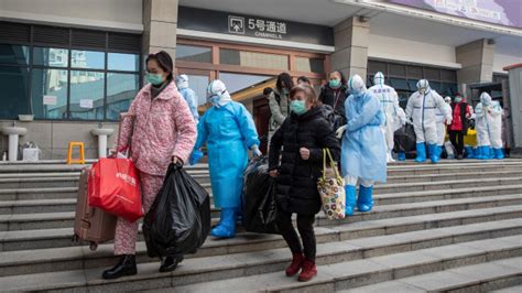 Foto Kegembiraan Petugas Medis Di Wuhan Saat Pasien Virus Corona