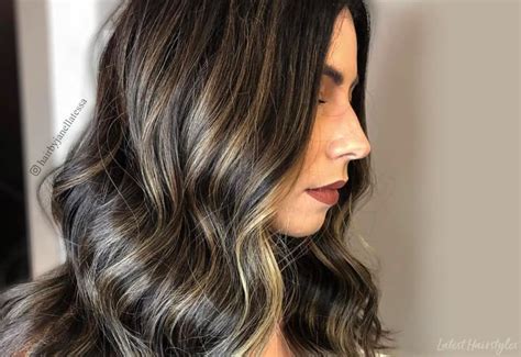 When choosing a highlight shade for dark brown hair, it's best to stay within one to two to get add a touch of their gorgeous natural color to your own mane, look no further than dark. 19 Hottest Black Hair with Highlights Trending in 2020