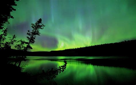 Hd Wallpaper Aurora Borealis Green Northern Lights Mountains Landscape
