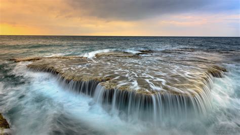 Ocean Waterfall Chromebook Wallpaper