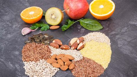 Si consiglia di inserire nella propria alimentazione soprattutto carote, peperone rosso, patate dolci, verdure a foglia, avocado. Dieta e ipotiroidismo