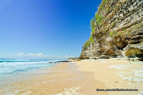 Dreamland Beach Is Among The Collection Of ‘hidden Beaches Of Bali
