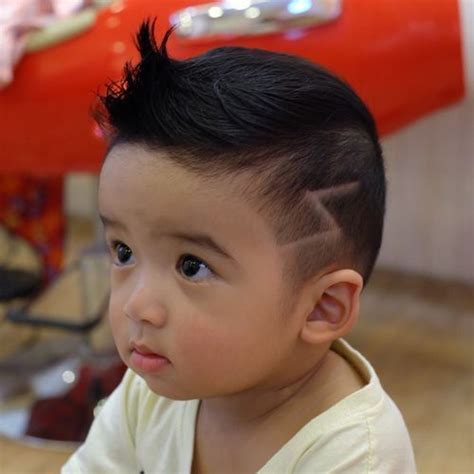 One of the most popular hairstyles for little boys is a short haircut with bangs that you can lift or place on. 20 Сute Baby Boy Haircuts