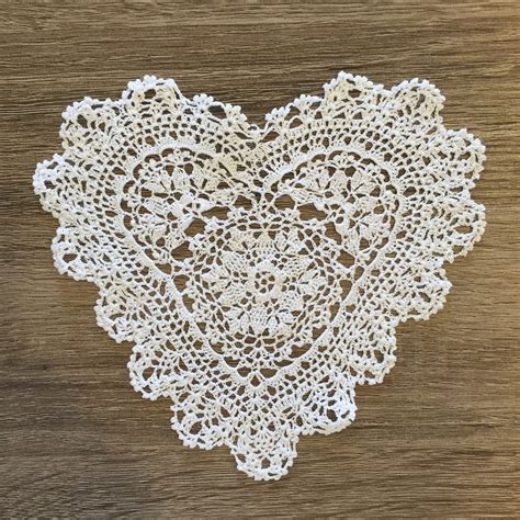 Strawberry Heart Shaped Doilies White 6 Inch Set Of 12 Accent Linens