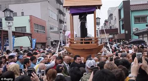 Crowds Clamour To Touch Giant Penis In Japanese Ceremony Daily Mail Online