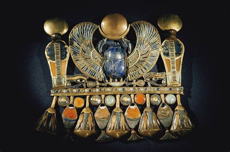 Pectoral With The Throne Name Of Tutankhamun Egypt Museum