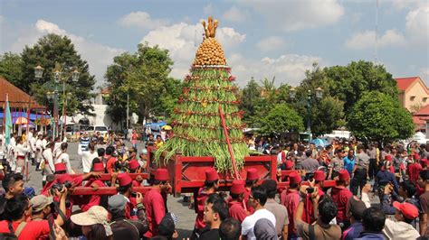 Maulid Nabi Ini 5 Tradisi Unik Perayaannya Di Indonesia