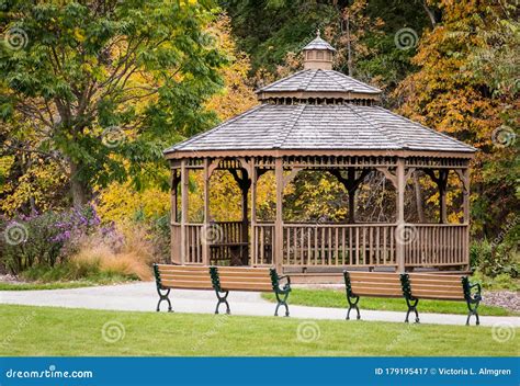 Gazebo And Park Benches In Autumn Stock Image Image Of Beam Flowers