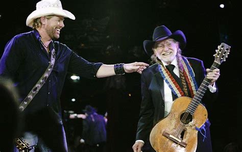 toby keith honors musical hero willie nelson willie nelson top country songs keith