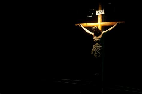 Jesus Christ On The Cross Wallpaper Wallpapersafari