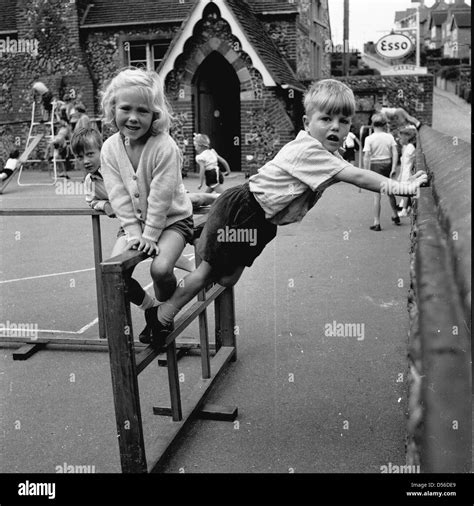 Children Playing Outside 1950s Stock Photos & Children Playing Outside 1950s Stock Images - Alamy