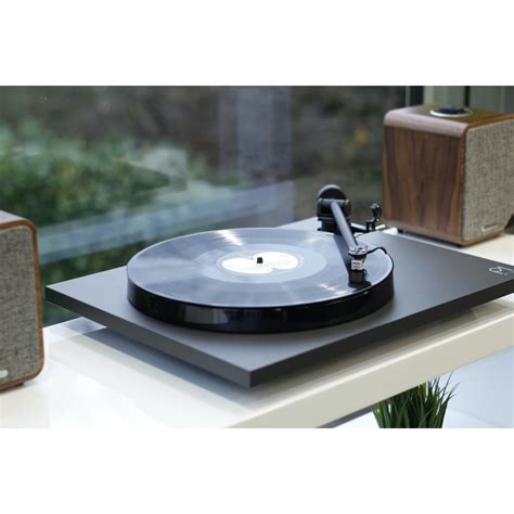 Rega Planar 1 Plus Turntable With Carbon Cartridge And Phono Stage
