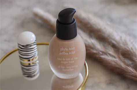 Sisley Phyto Teint Ultra Éclat Foundation Review | The Chic Advocate