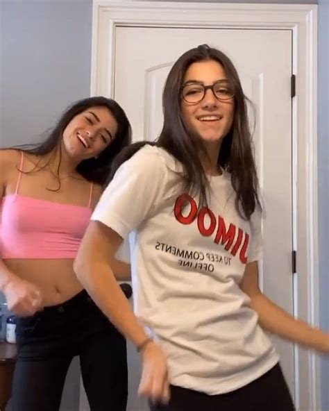 Charli And Dixie Damelio Tik Tok Dances Video Charli And Dixie