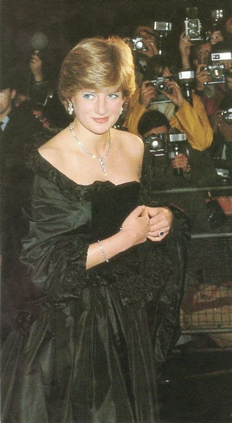 Épinglé Par Dana Dietrich Sur Diana In That Dress 1981 Lady Lady