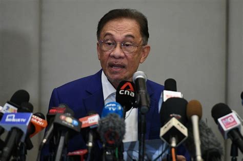 Malaysian Police Probe Anwar Over Bid To Become Pm