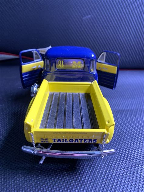 Diecast Michigan Wolverines 1953 Chevrolet Pickup Danbury Mint Car