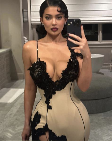 Kylie Jenner Escapes Nsfw Wardrobe Malfunction As She Spills Out Of