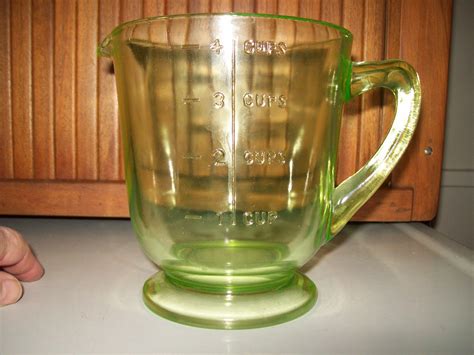 Vintage Antique Green Depression Glass 1 Quart Measuring Cup With