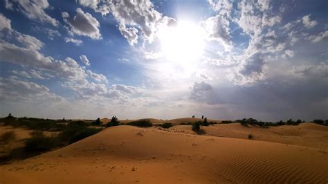 Desert control usa uno speciale composto di argilla e acqua, che, spruzzato sulla sabbia, forma uno secondo desert control l'lnc ha un impatto sia sociale che climatico, perché sta rendendo la. Kubuqi combines desert control with economic growth - CGTN