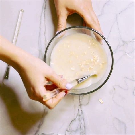 Here's my recipe for a diy face, lip and hand mask that turns into a scrub (2 for 1 special). DIY OATMEAL AND HONEY FACE MASK in 2020 | Diy oatmeal ...