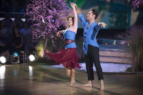 Dwts Season 27 Results Week 5 Disney Night Dancing With The Stars