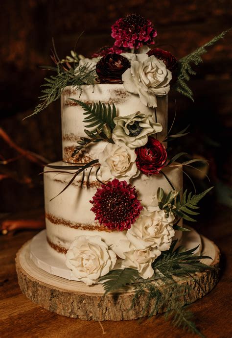 Moody Cake Floral In 2020 Plum Wedding Flowers Moody Wedding Flowers