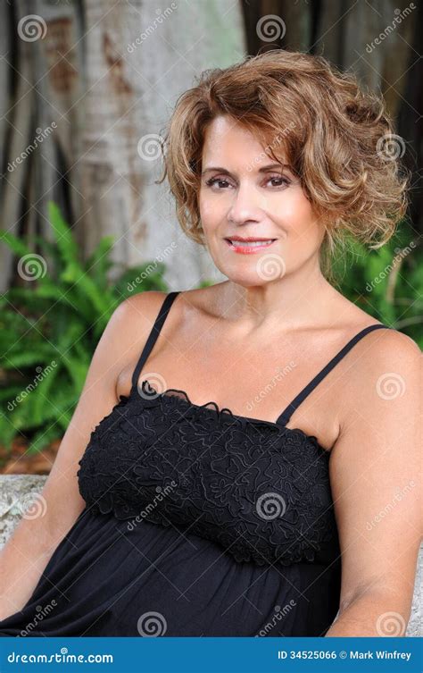 年上の女性のセクシーな写真 イートローカルネズ