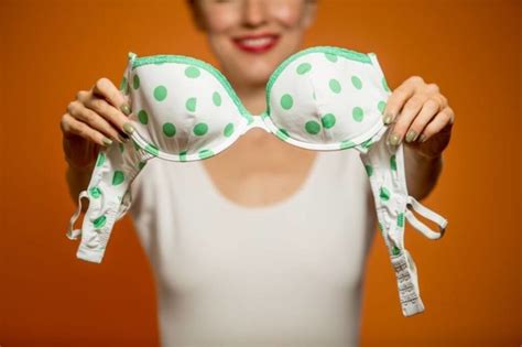 13 Things Happen To Your Body Once You Stop Wearing A Bra Dealzgreat
