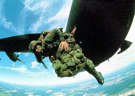 Paratrooper From The 82nd Airborne Division With Images Airborne