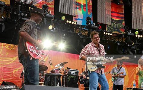 Vince Gill Crossroads Photos And Premium High Res Pictures Getty Images