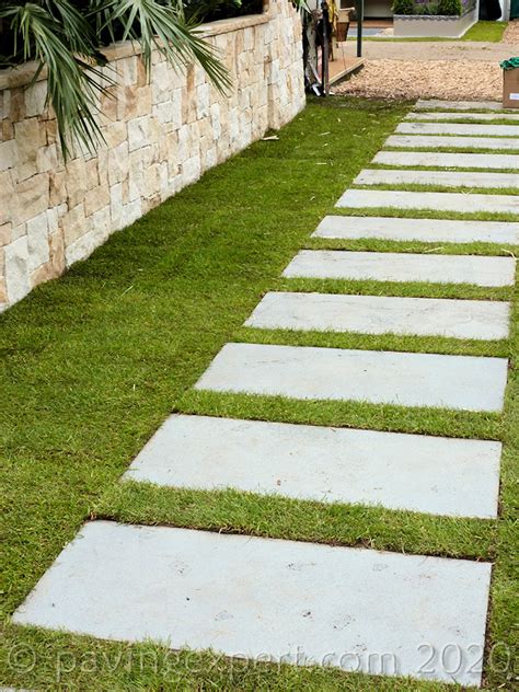 Stepping Stone And Grass Patio Patio Ideas